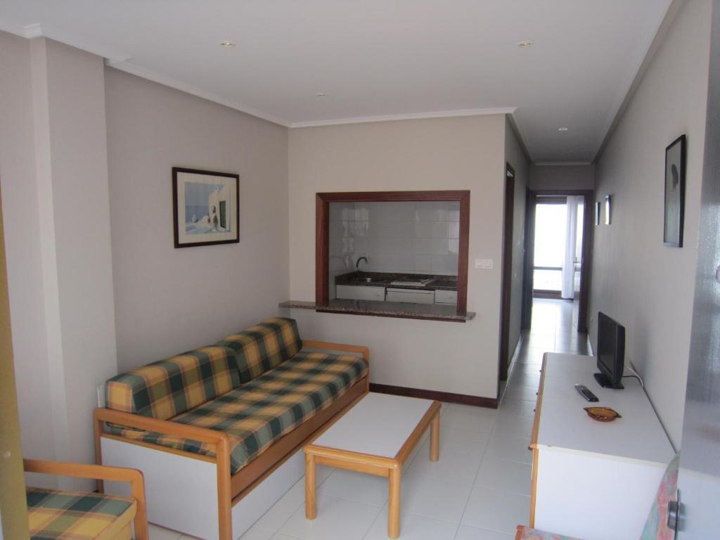 Apartamentos Elena Laredo Exterior photo